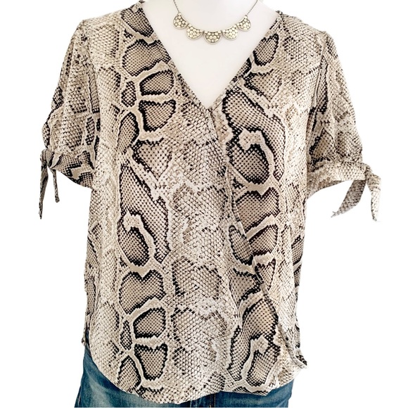 Michael Kors Chic Snake Print Top Size XS - Picture 1 of 7